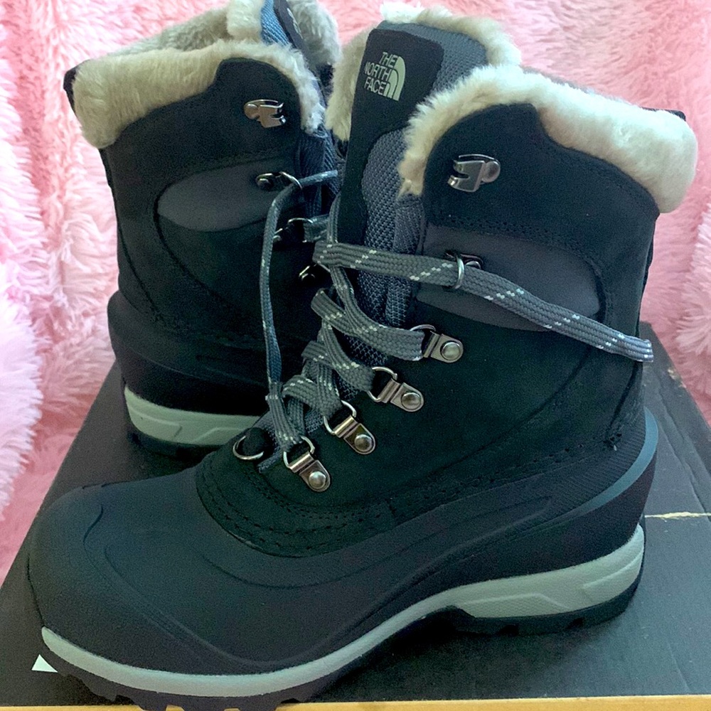 Women’s North Face Winter Boots
